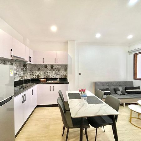 Sky Hotel Central Phnom Penh - Rooms & Apartments Kültér fotó