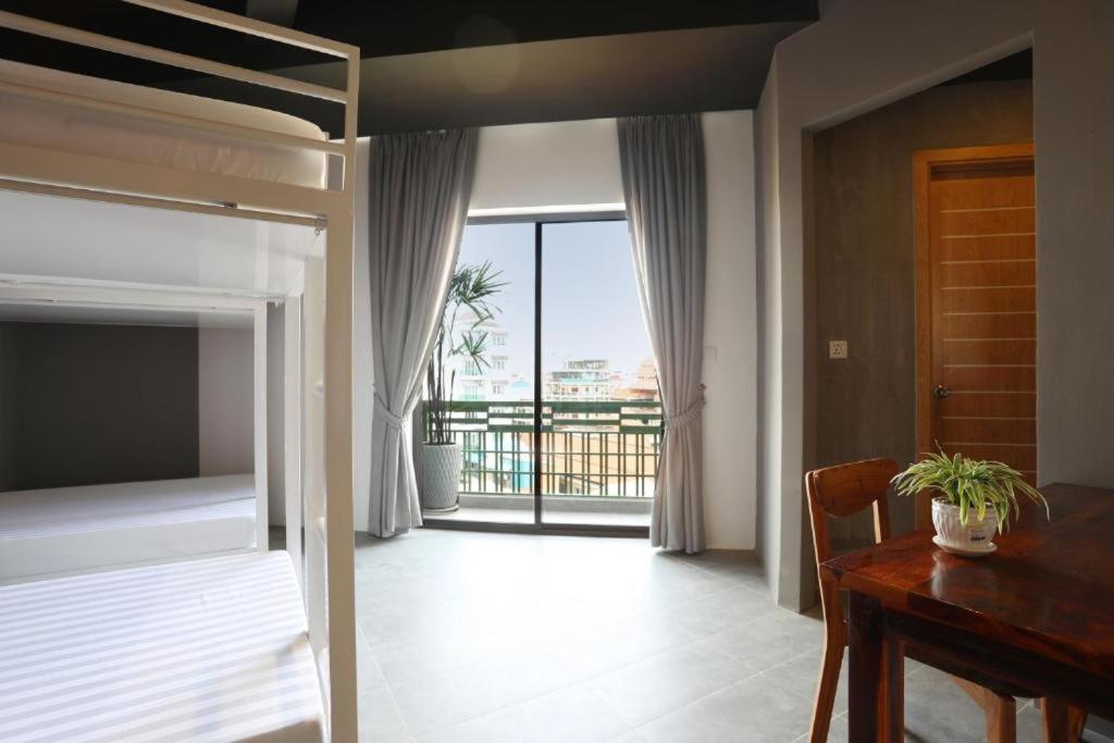 Sky Hotel Central Phnom Penh - Rooms & Apartments Kültér fotó