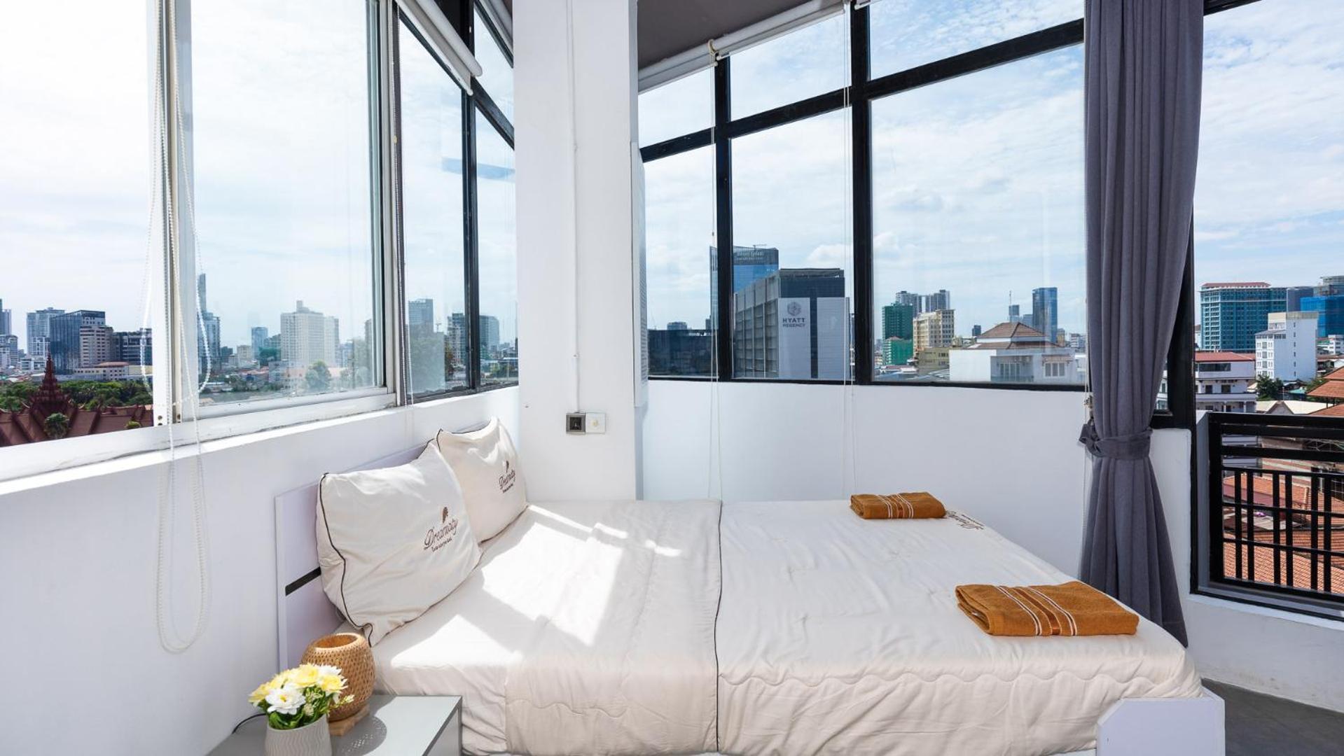 Sky Hotel Central Phnom Penh - Rooms & Apartments Kültér fotó